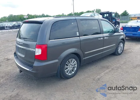 2015 Chrysler Town & Country Touring-L z USA, uszkodzony, nr VIN 2C4RC1CG2FR677644